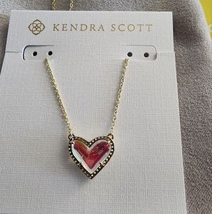 Kendra scott necklace